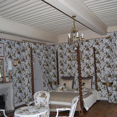 Chateau De Chantelauze Olliergues Zimmer foto